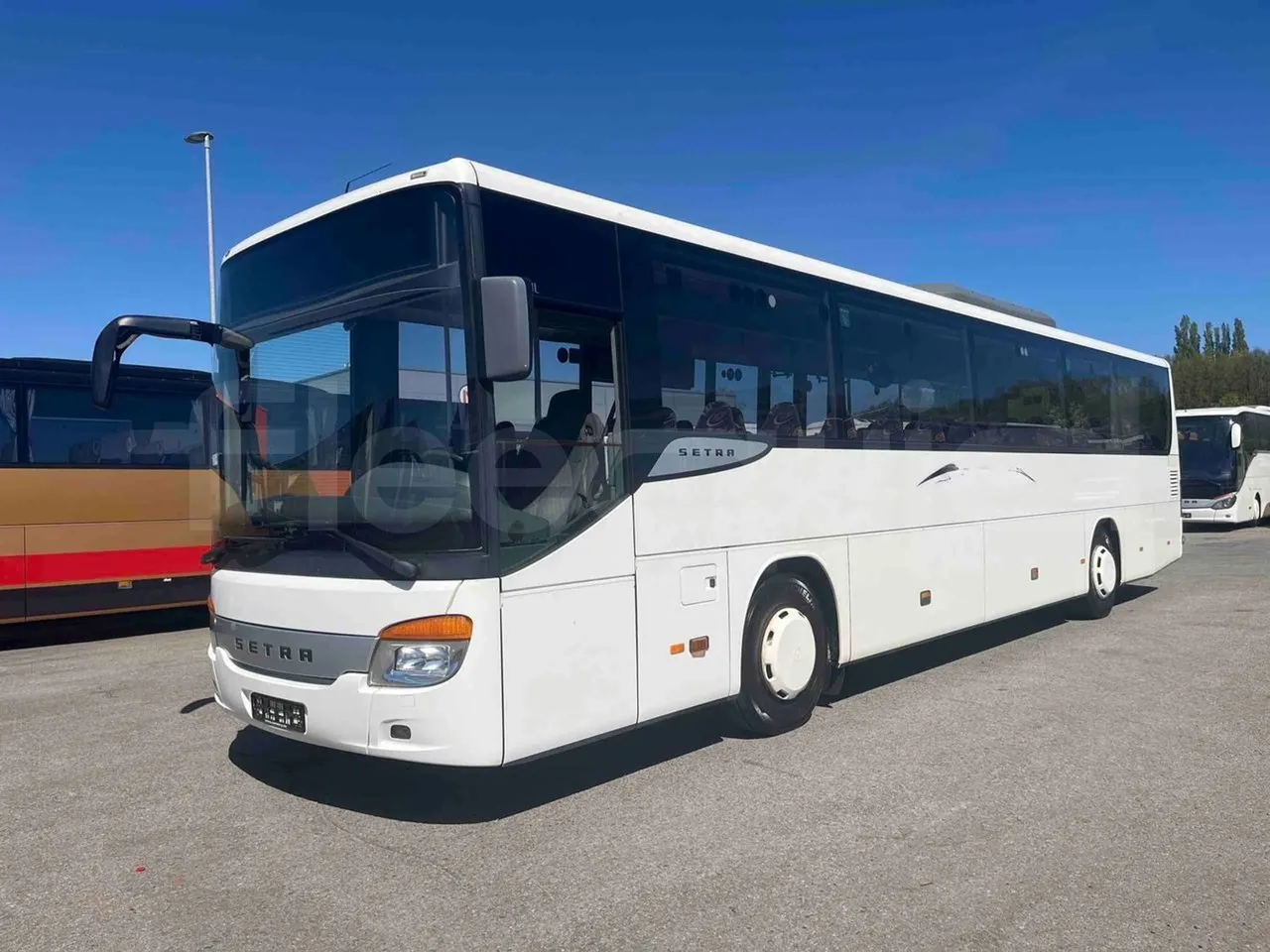 Setra S415 UL - EUR5 - 220kW - 12.200m - 3/4 front left