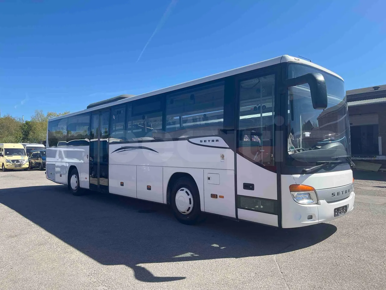 Setra S415 UL - EUR5 - 220kW - 12.200m - 3/4 front right doors