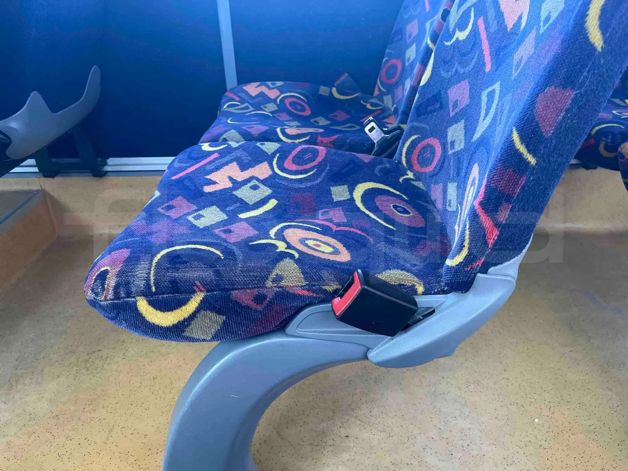 Setra S415 UL - EUR5 - 220kW - 12.200m - armrest detail photo