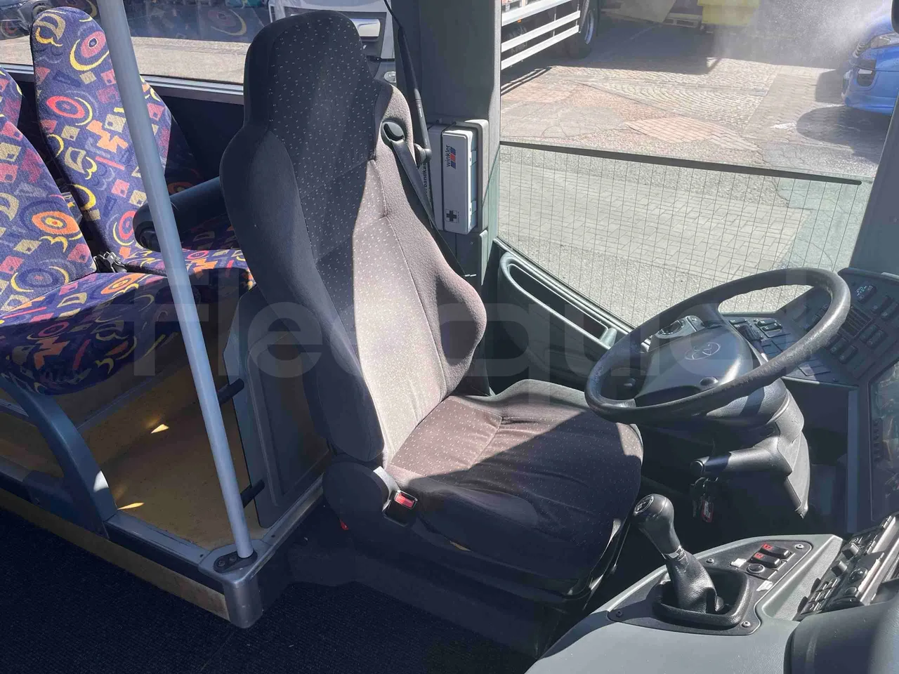Setra S415 UL - EUR5 - 220kW - 12.200m - driver's seat photo