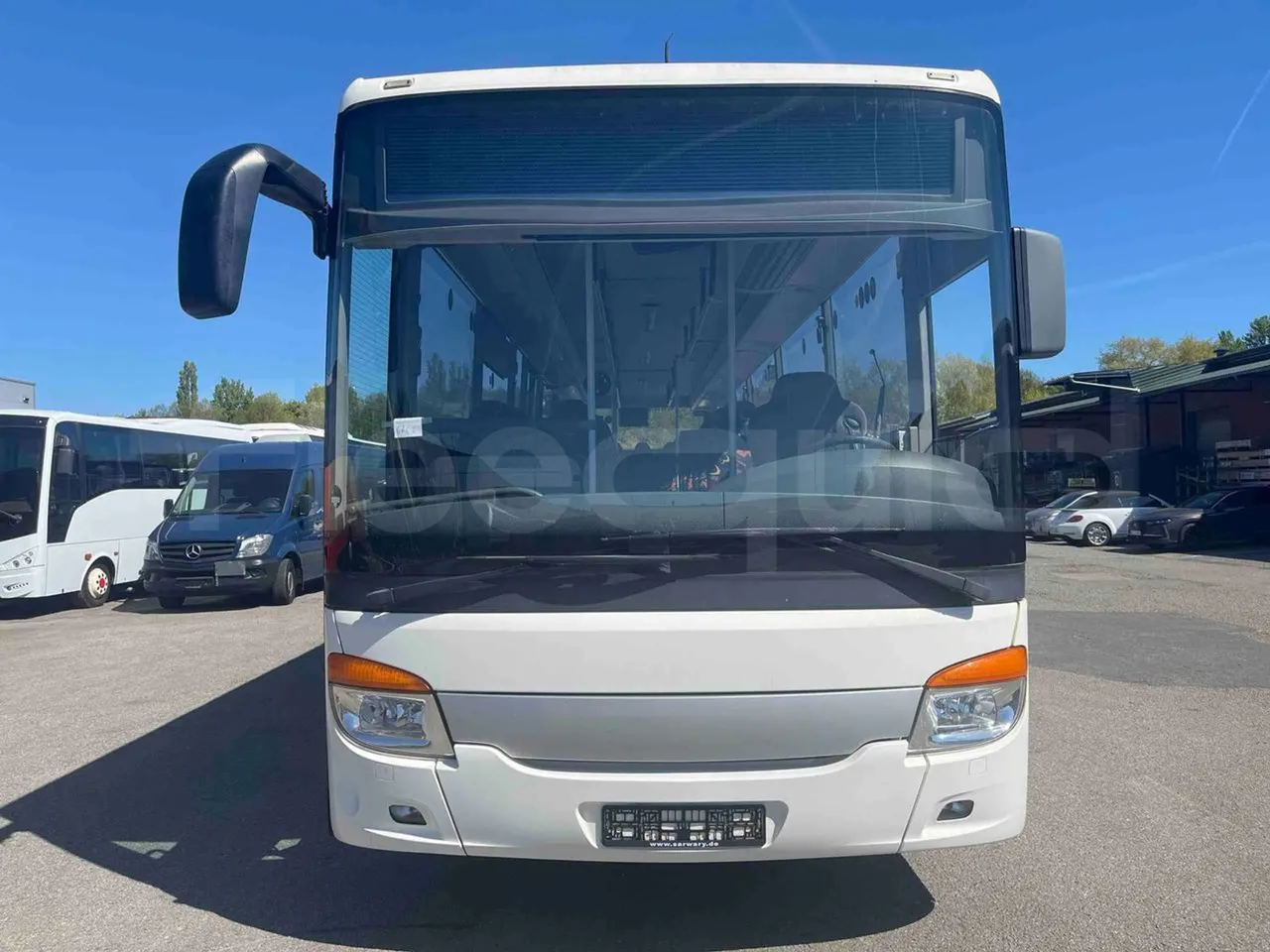 Setra S415 UL - EUR5 - 220kW - 12.200m - front photo