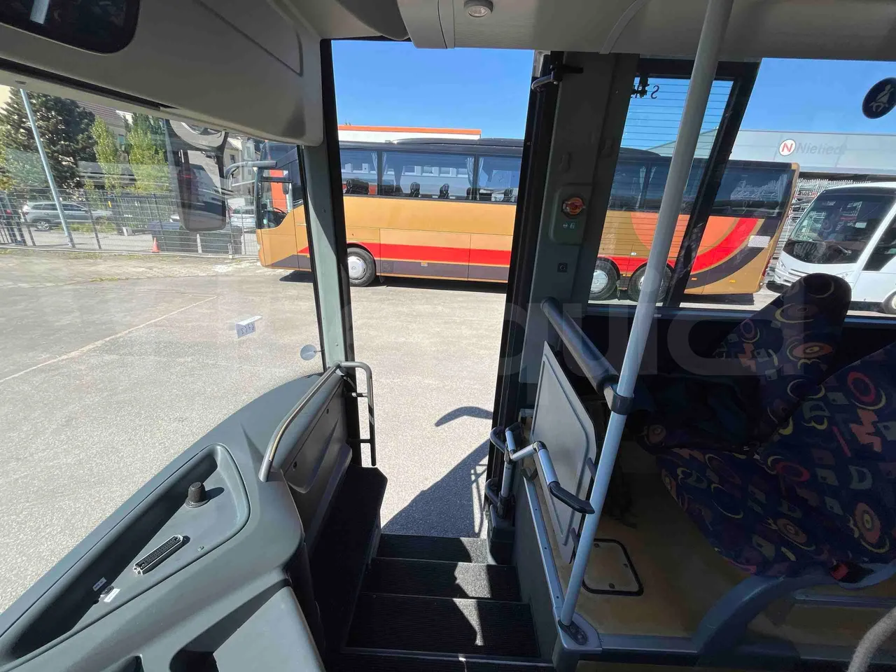Setra S415 UL - EUR5 - 220kW - 12.200m - handrails photo
