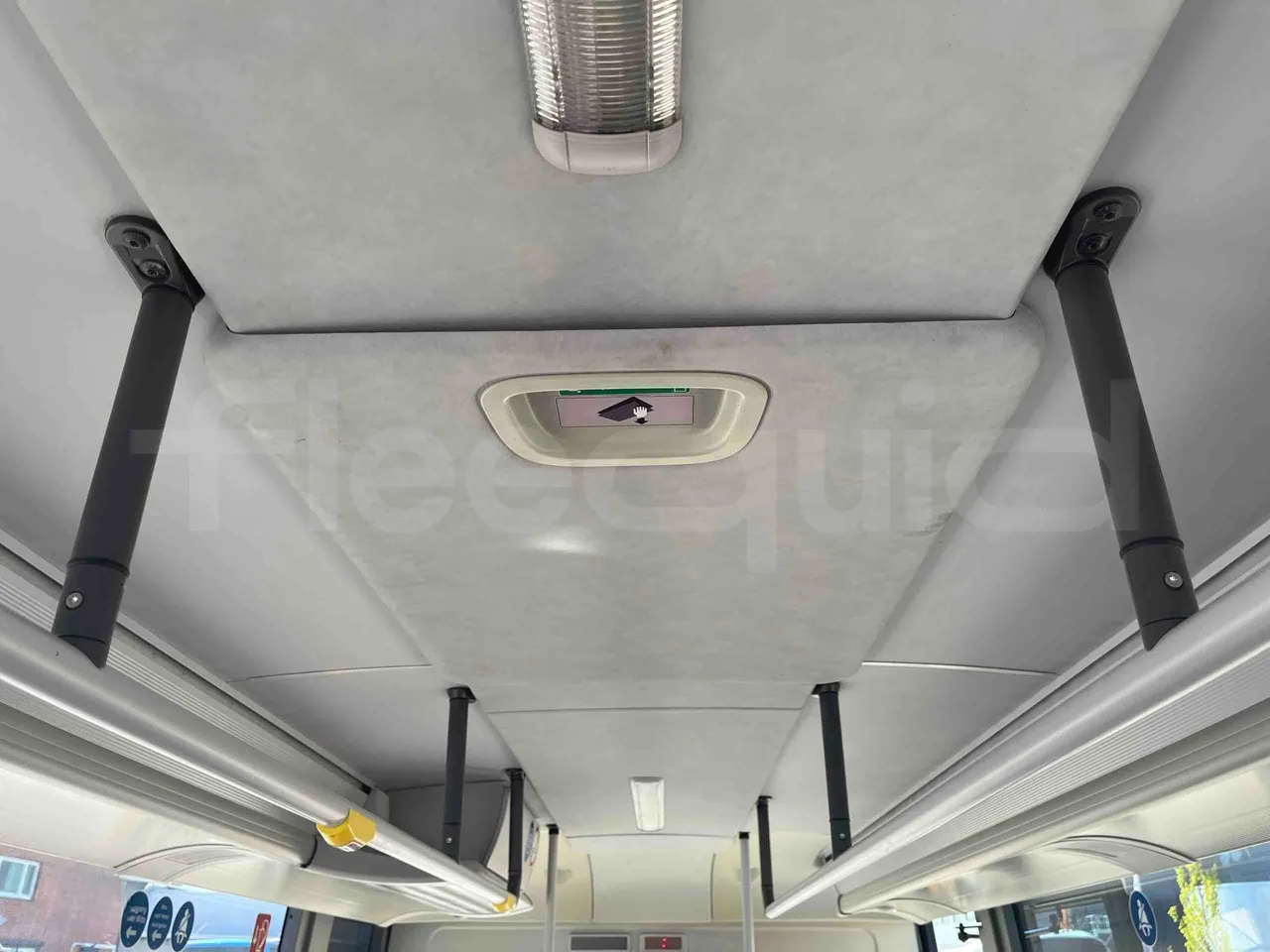 Setra S415 UL - EUR5 - 220kW - 12.200m - roof hatch 2