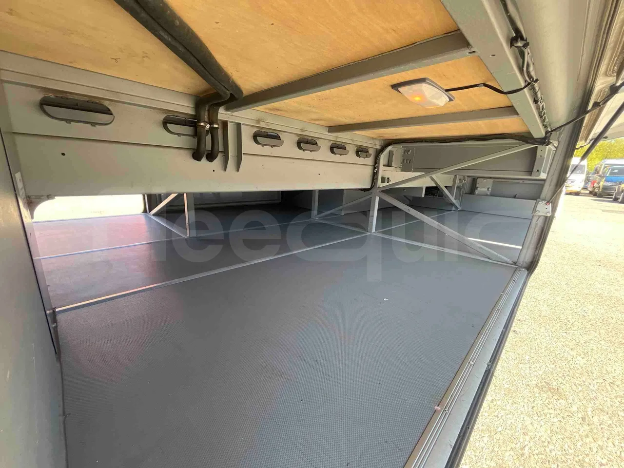 Setra S415 UL - EUR5 - 220kW - 12.200m - internal frame rust check