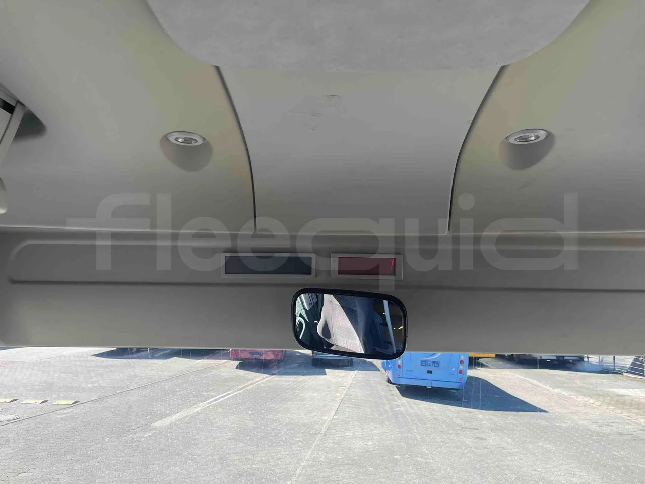 Setra S415 UL - EUR5 - 220kW - 12.200m - monitor detail photo