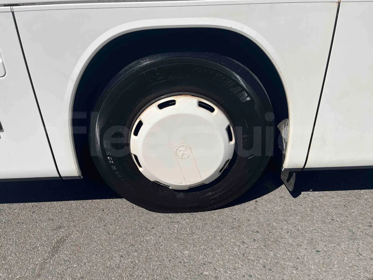 Setra S415 UL - EUR5 - 220kW - 12.200m - tread condition second axle tires left