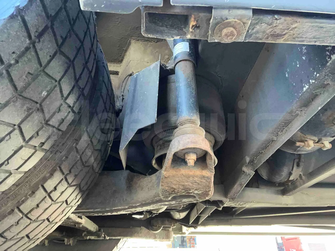 Setra S415 UL - EUR5 - 220kW - 12.200m - axel 3 shock absorbers 2 right