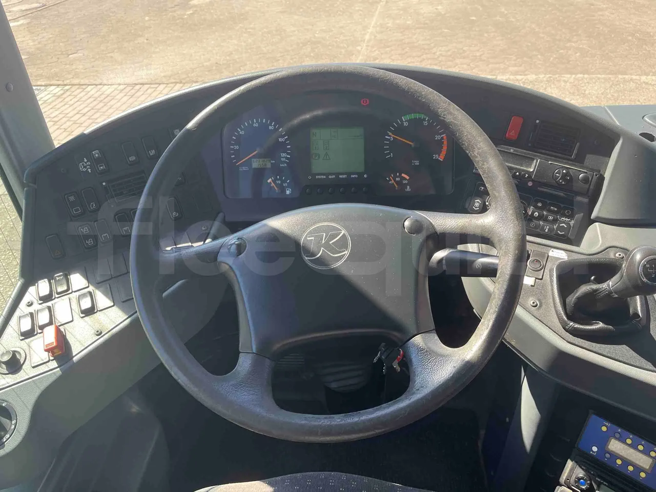 Setra S415 UL - EUR5 - 220kW - 12.200m - steering wheel photo