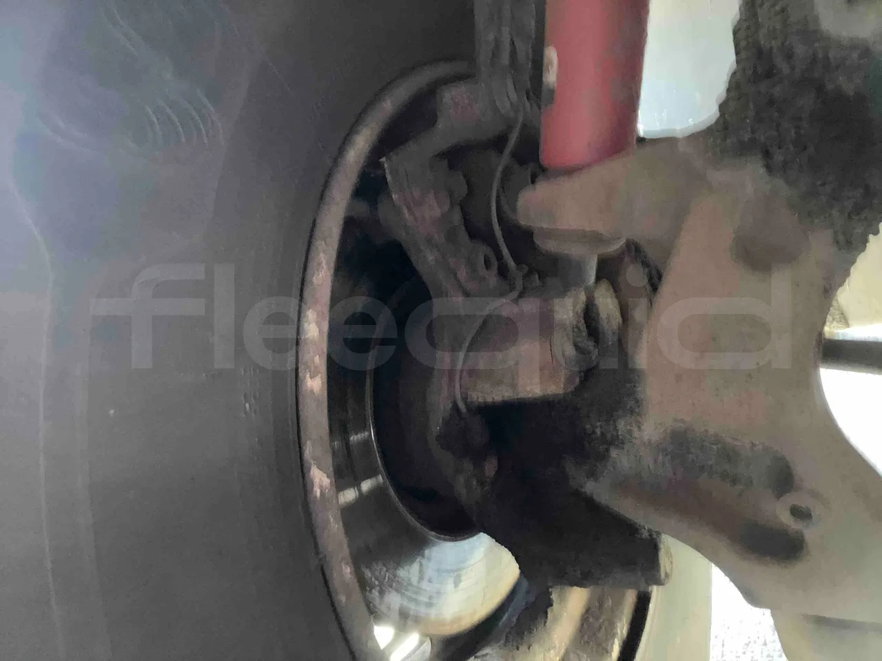 Setra S415 UL - EUR5 - 220kW - 12.200m - front axle left side