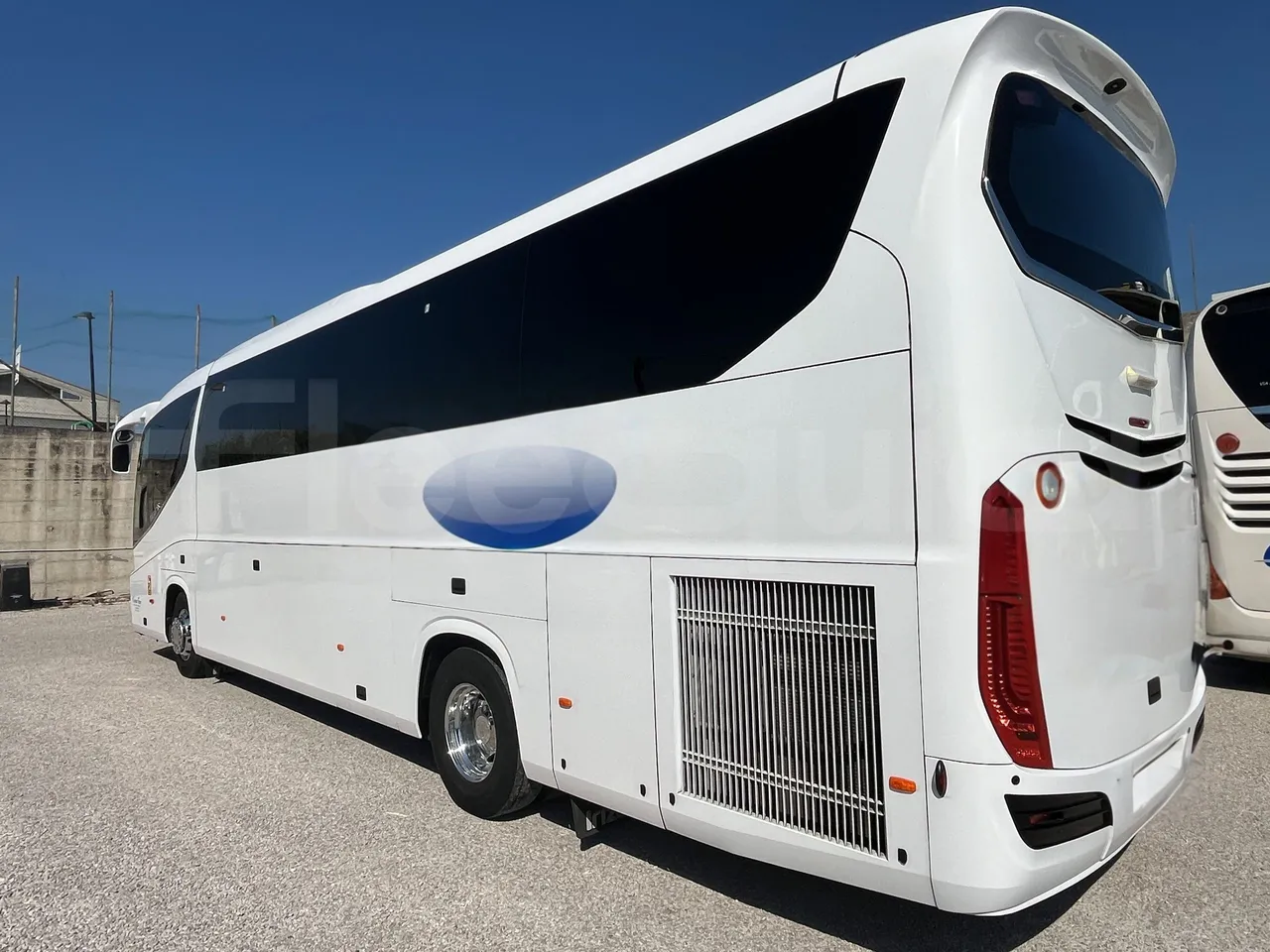 Irizar i8 - 3/4 Rear Left Side