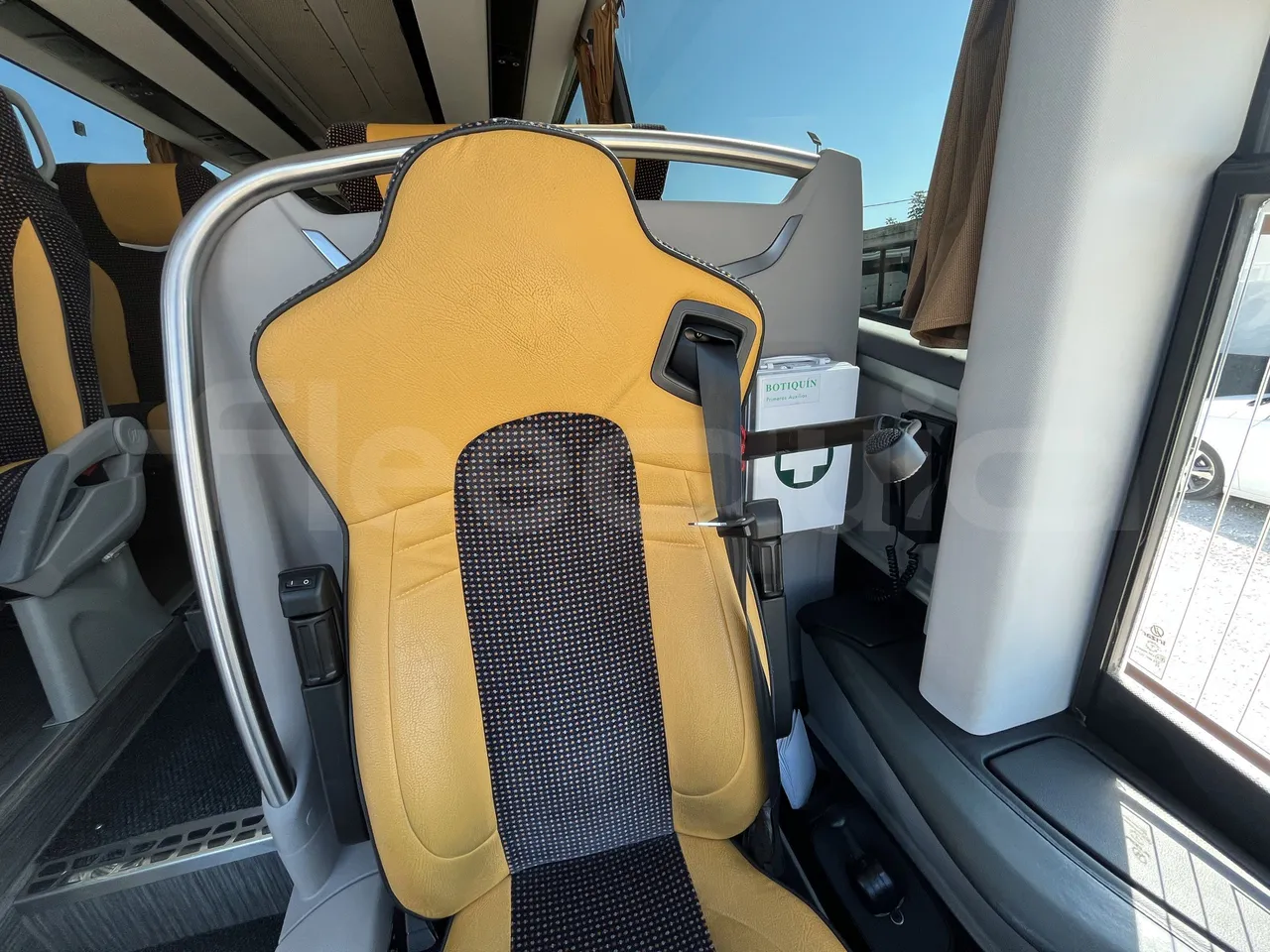 Irizar i8 - Driver Microphone