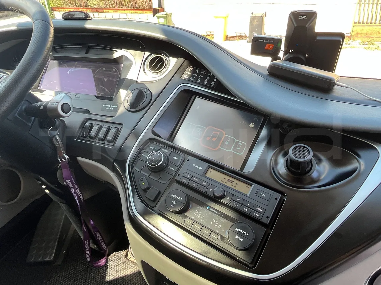 Irizar i8 - Radio