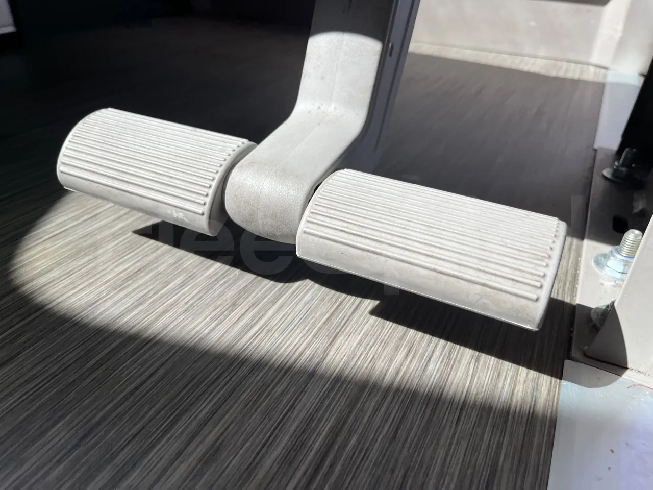 Irizar i8 - Footrest