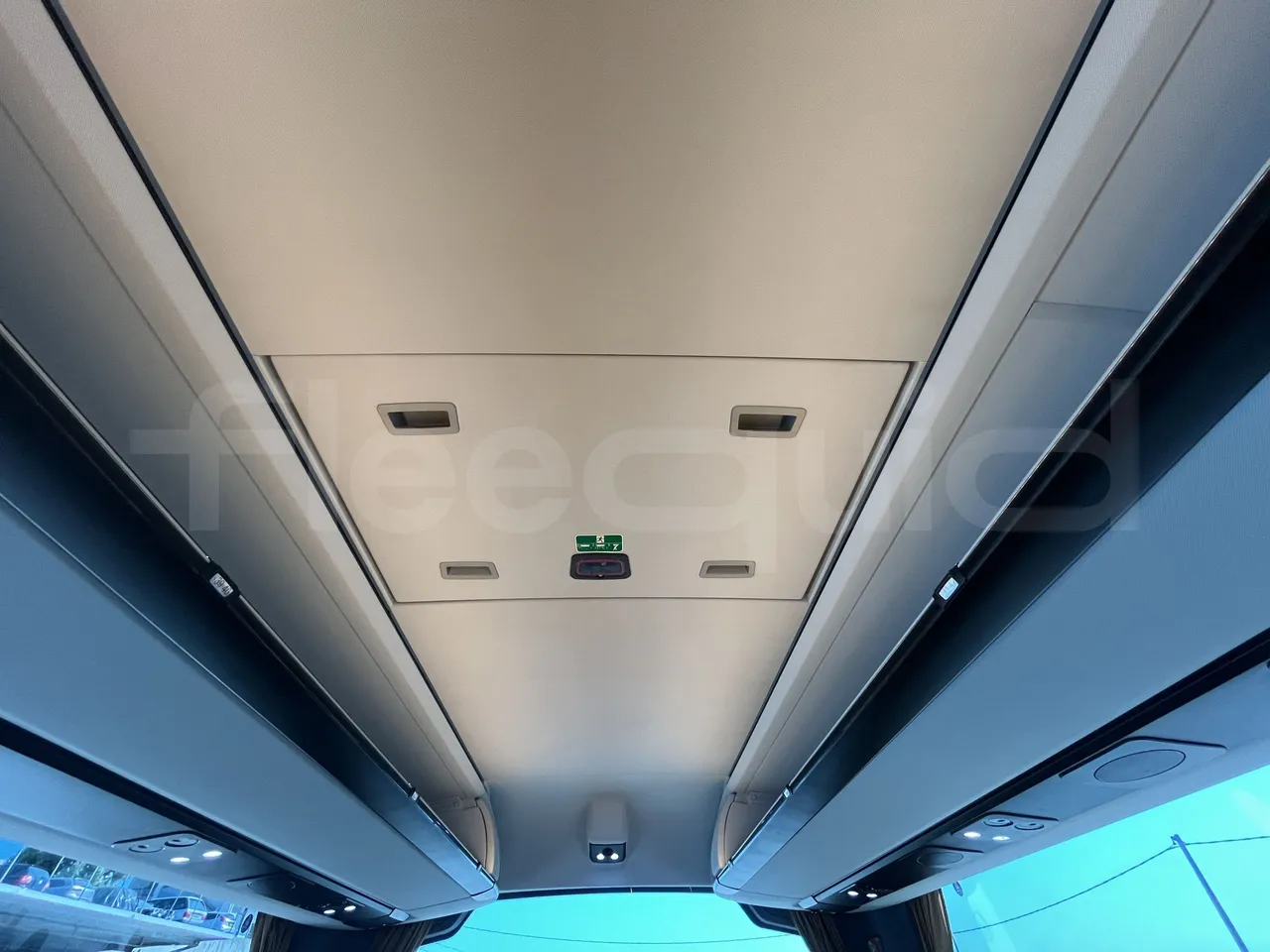 Irizar i8 - Roof Hatch 1