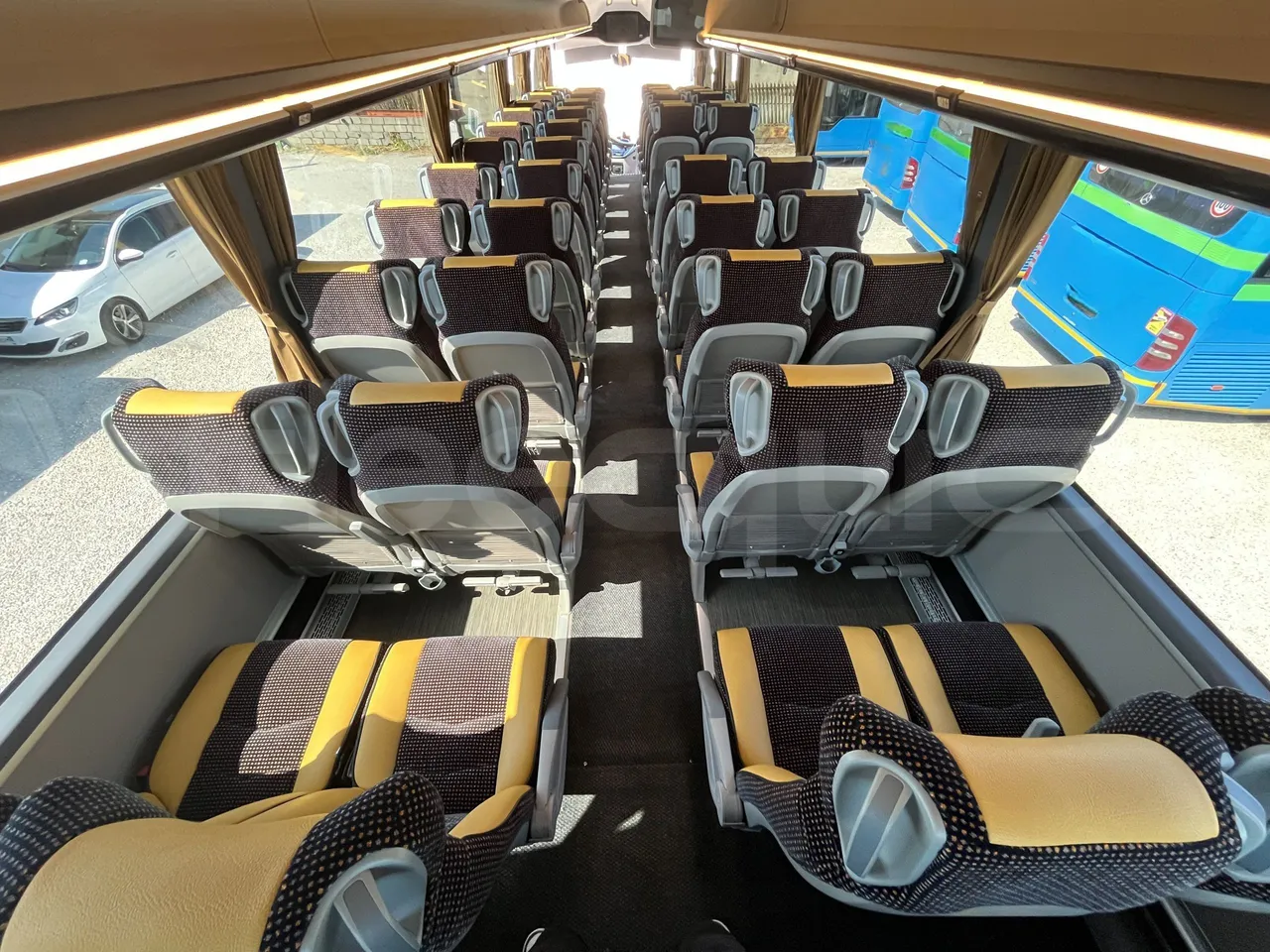Irizar i8 - Forward Seats From Middle Position