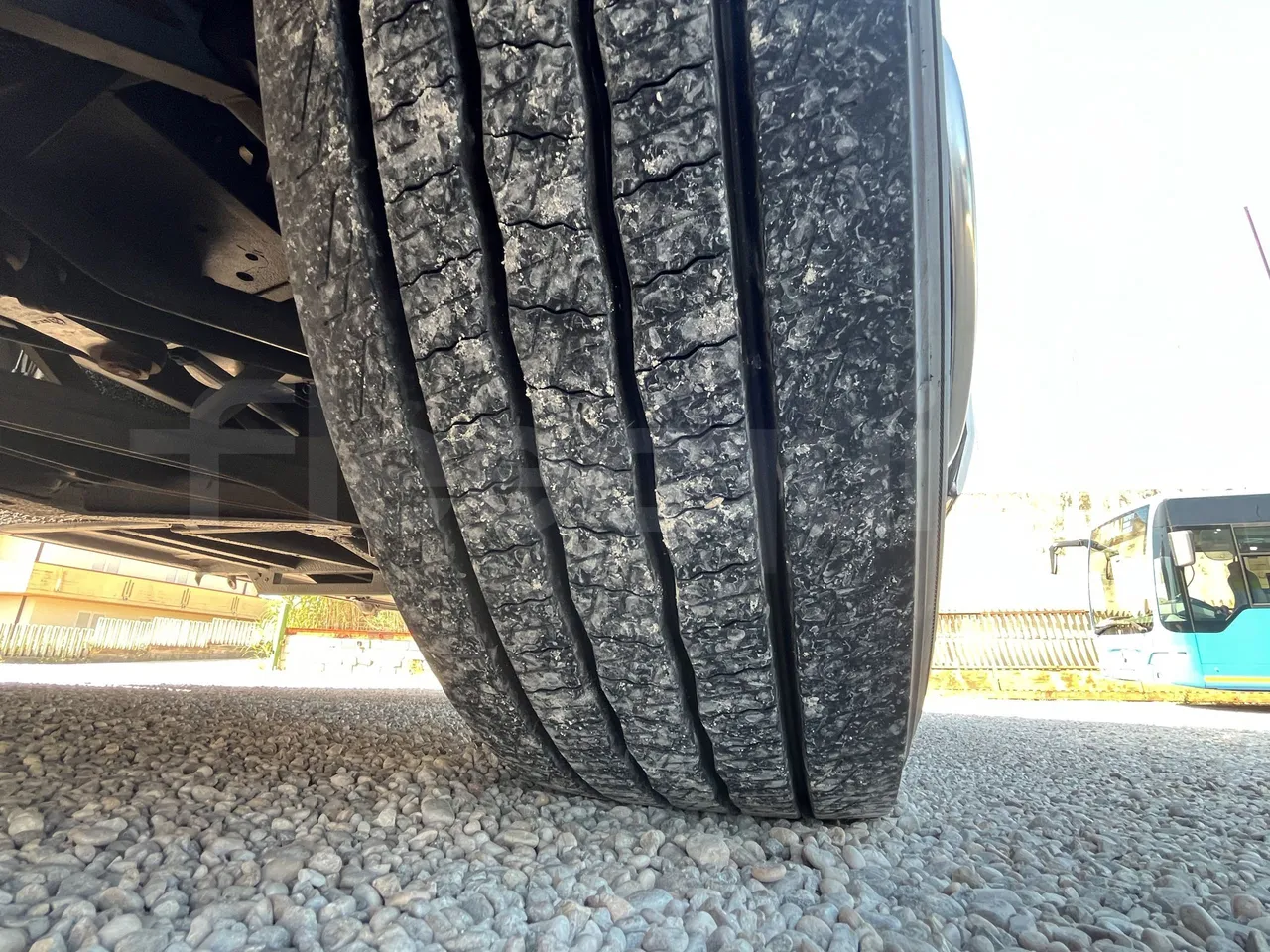 Irizar i8 - Second Axle Left Side: Complete Wheel