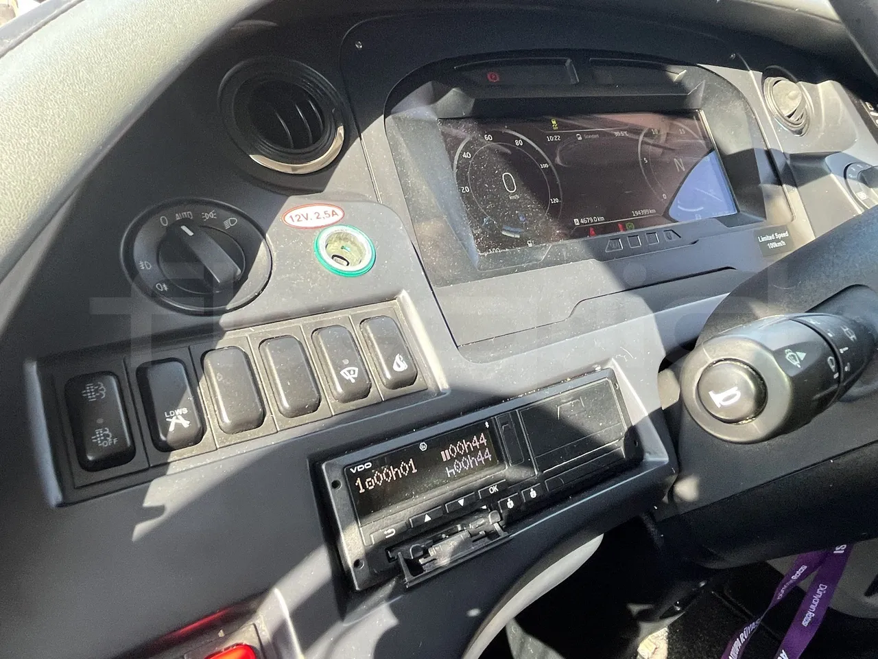 Irizar i8 - Onboard Device 3 Left Side