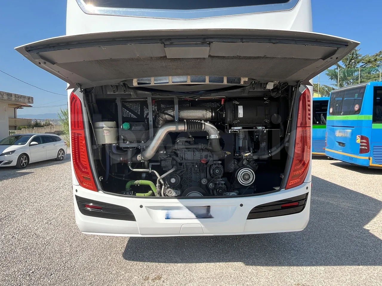Irizar i8 - Rear Hatch Open