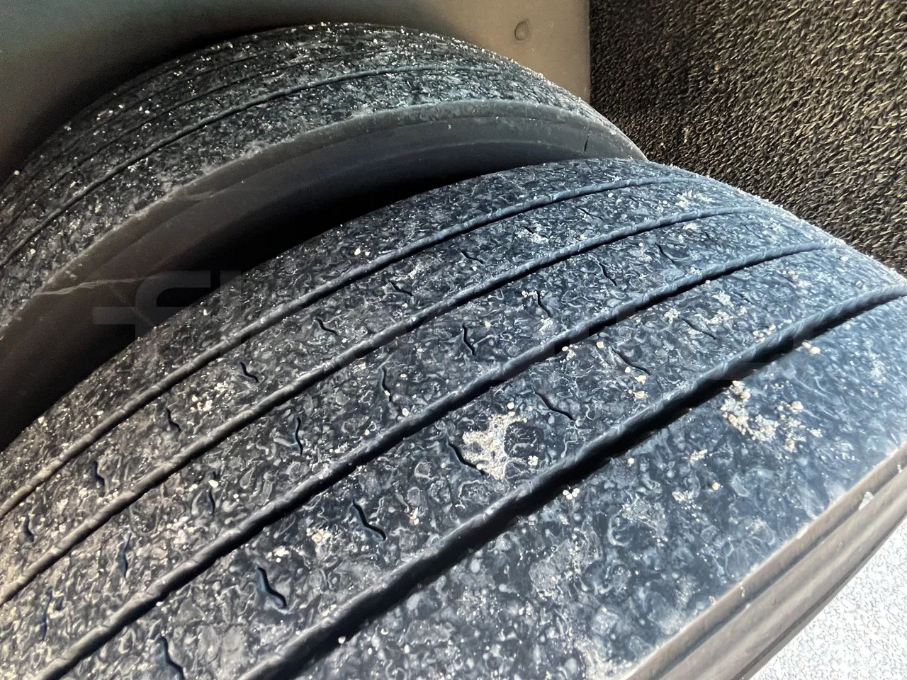 Irizar i8 - Second Axle Left Side: Tyre Tread