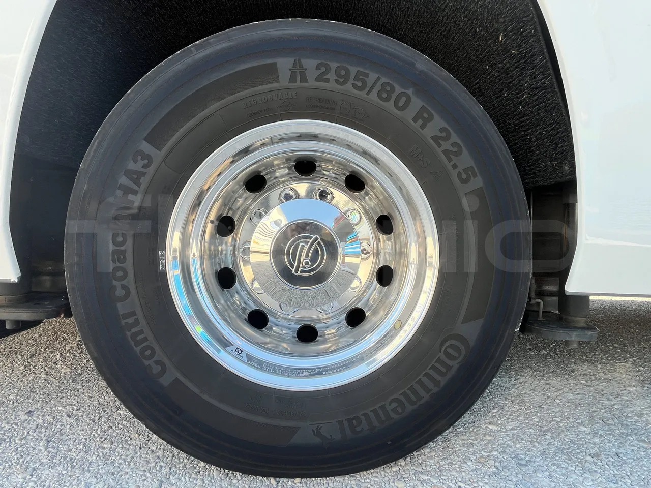 Irizar i8 - First Axle Left Side: Tyre Tread