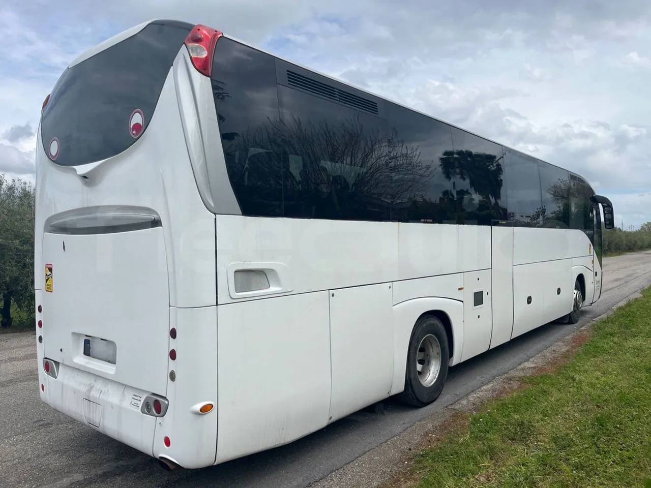 Iveco Magelys 5FR210 - Euro5 - 331kW - 12.800mt - 3/4 right rear doors closed