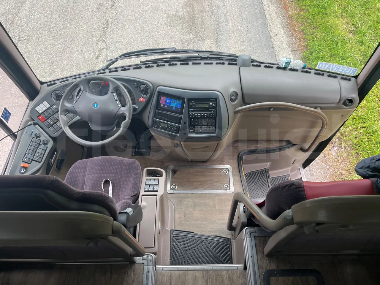 Iveco Magelys 5FR210 - Euro5 - 331kW - 12.800mt - buttons panels on