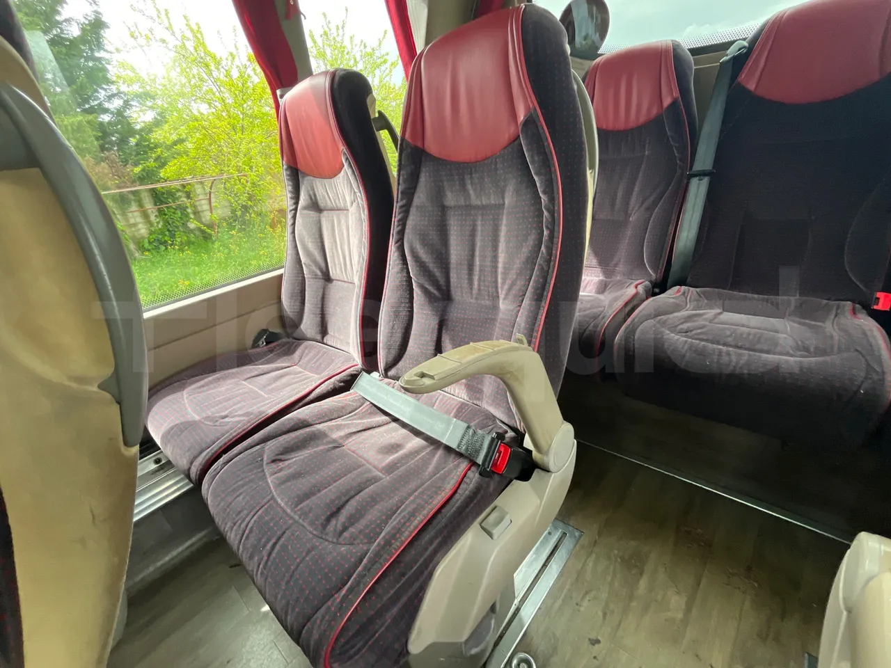 Iveco Magelys 5FR210 - Euro5 - 331kW - 12.800mt - central seat safety belt