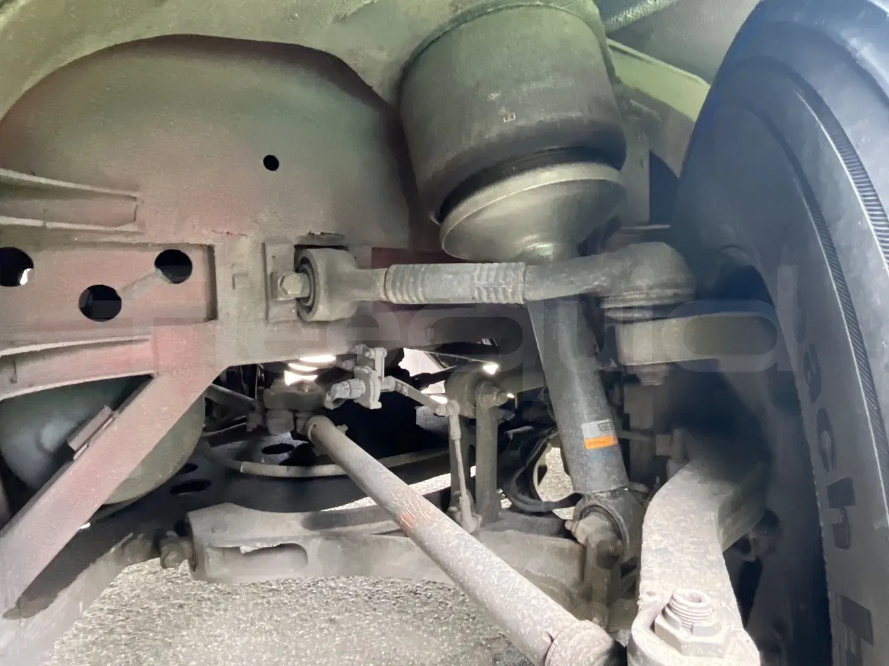 Iveco Magelys 5FR210 - Euro5 - 331kW - 12.800mt - front shock absorbers left