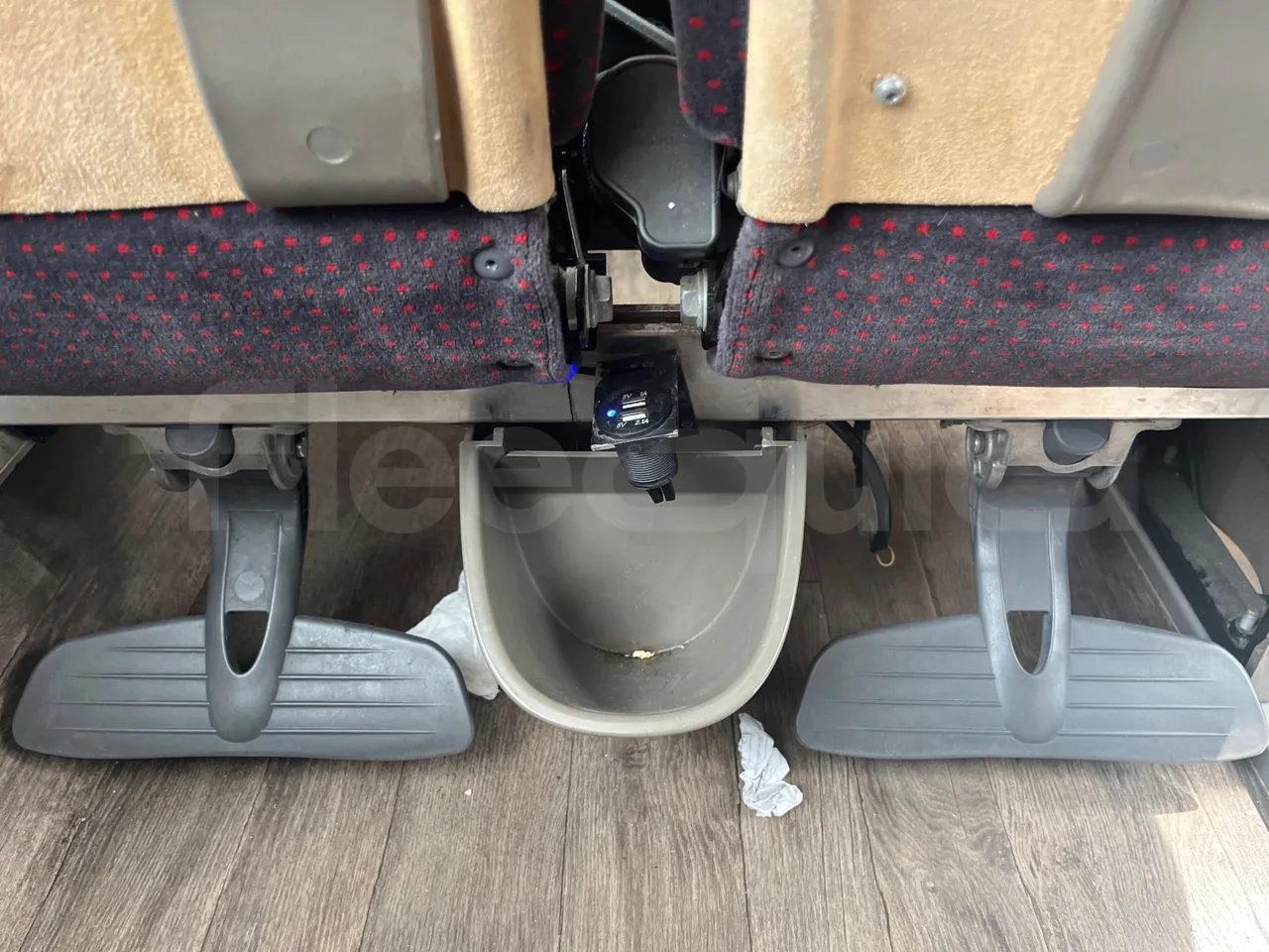 Iveco Magelys 5FR210 - Euro5 - 331kW - 12.800mt - roof hatch 3