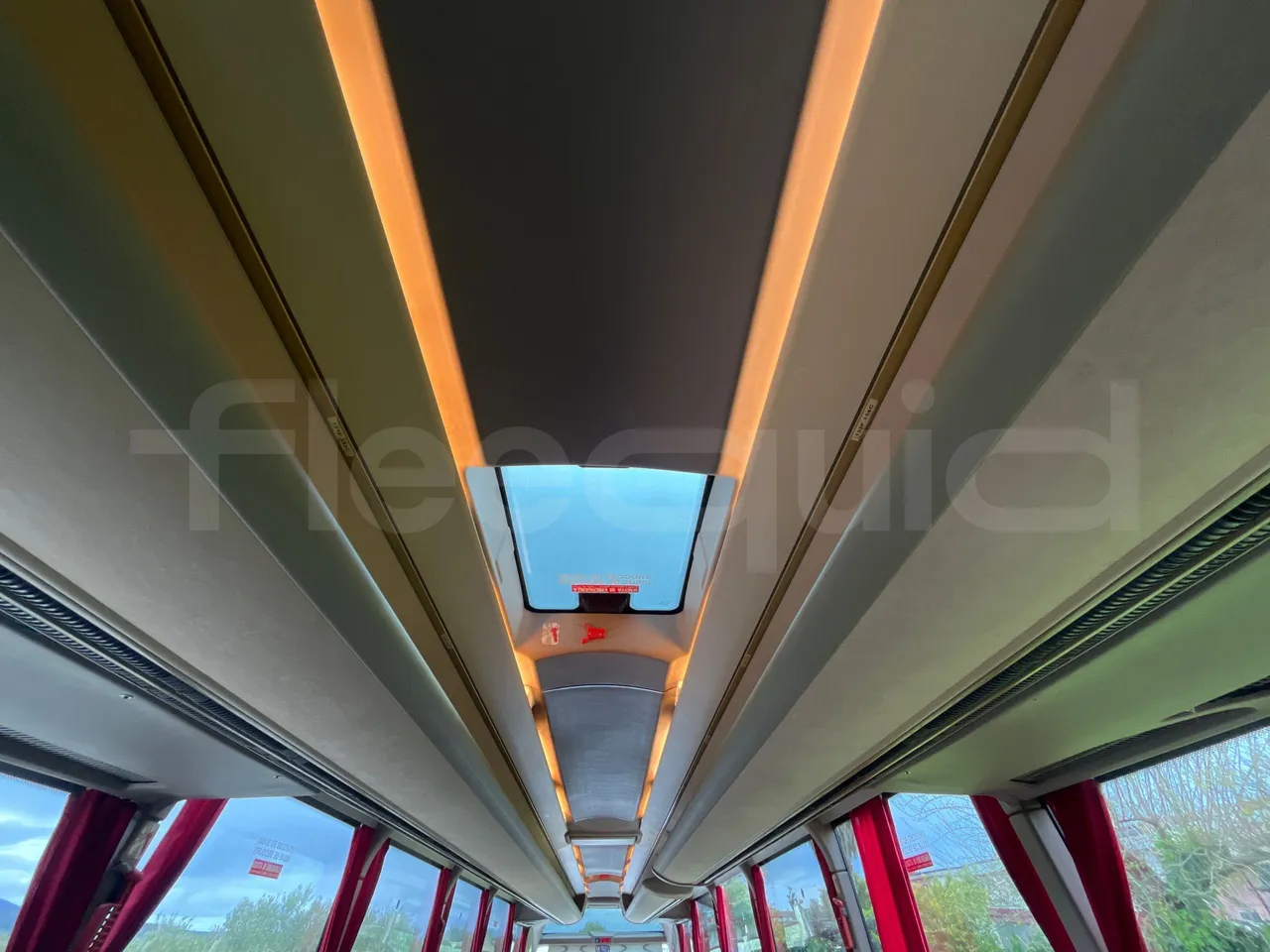 Iveco Magelys 5FR210 - Euro5 - 331kW - 12.800mt - overhead compartments photo