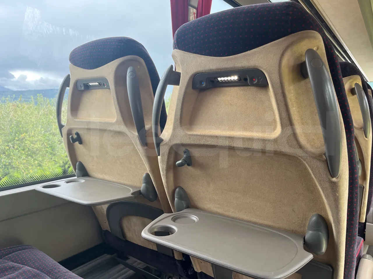 Iveco Magelys 5FR210 - Euro5 - 331kW - 12.800mt - table detail photo