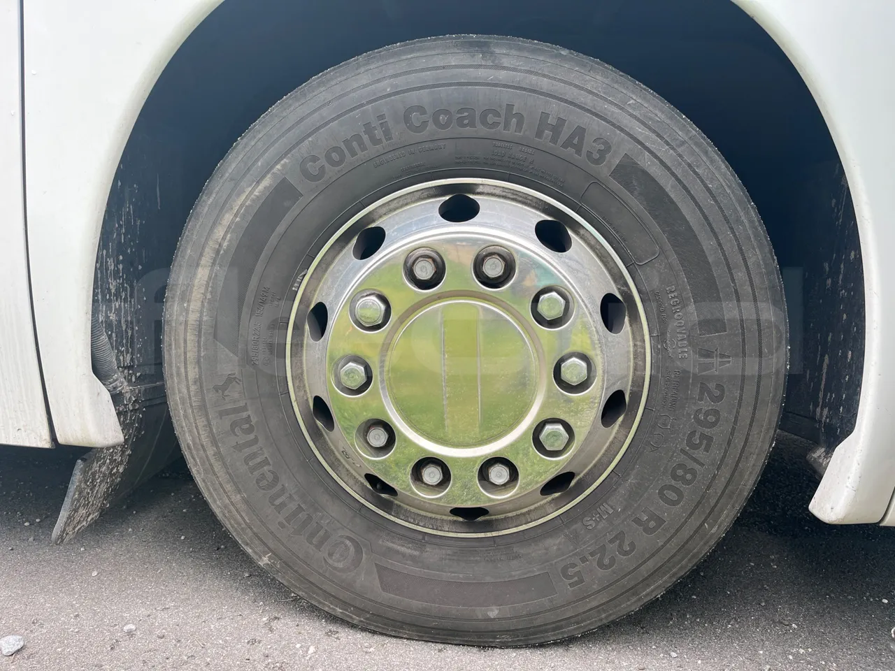 Iveco Magelys 5FR210 - Euro5 - 331kW - 12.800mt - front left tire measurements