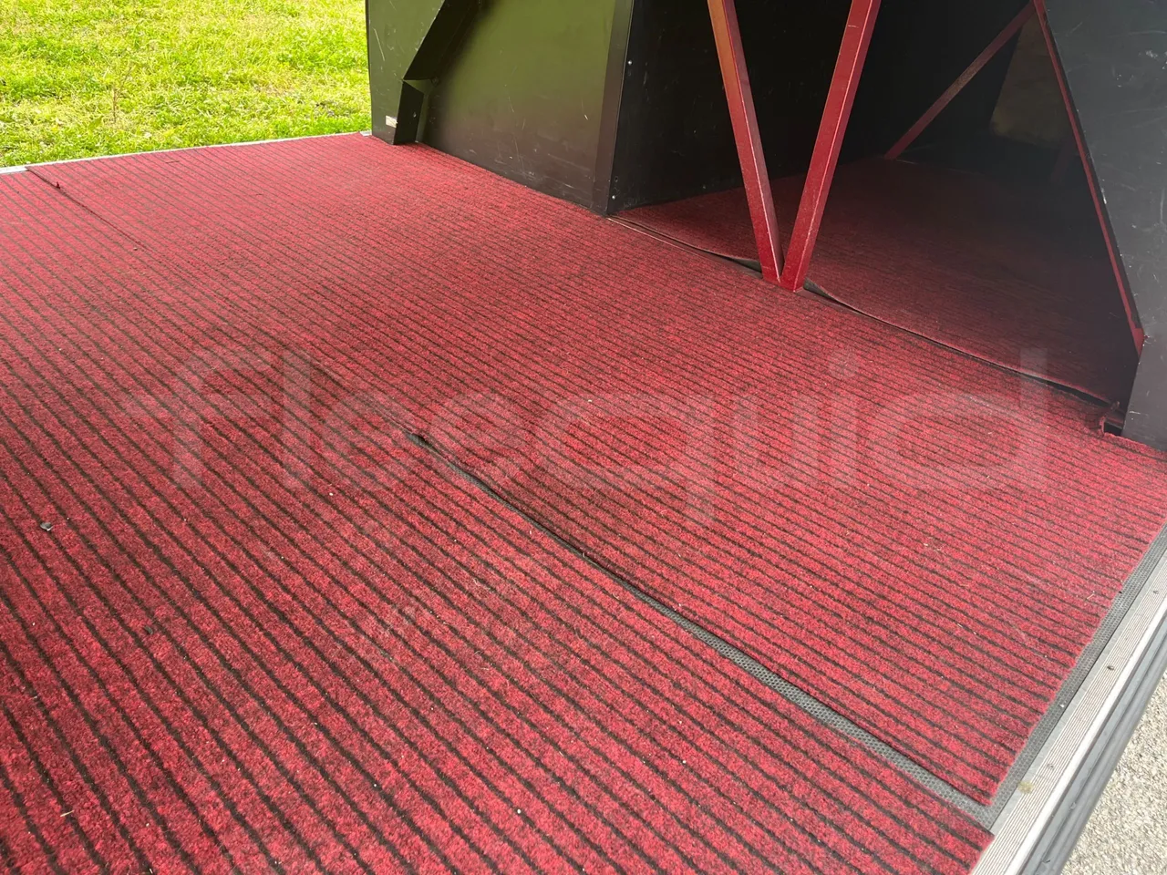 Iveco Magelys 5FR210 - Euro5 - 331kW - 12.800mt - under carpet photo