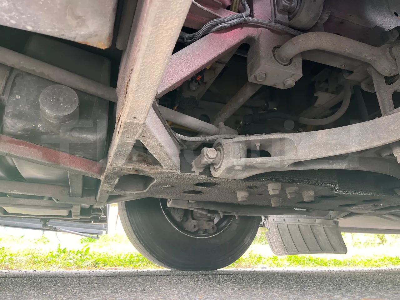 Iveco Magelys 5FR210 - Euro5 - 331kW - 12.800mt - front axle right side