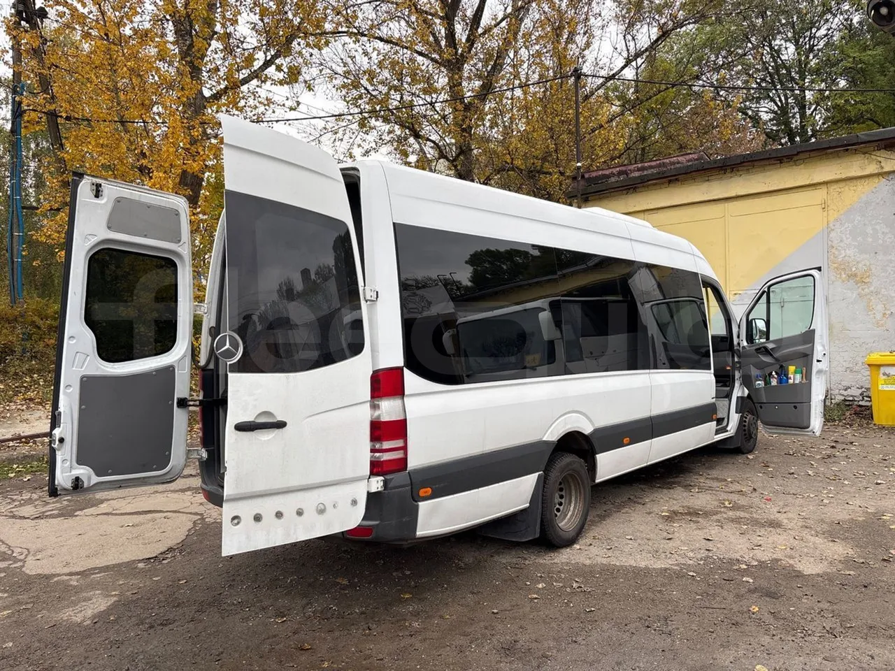 Mercedes-Benz Sprinter 516CDI - EUR5 - 120kW - 7.345m - 3/4 right rear doors open