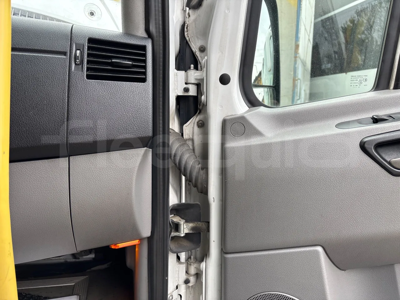 Mercedes-Benz Sprinter 516CDI - EUR5 - 120kW - 7.345m - door mechanism photo
