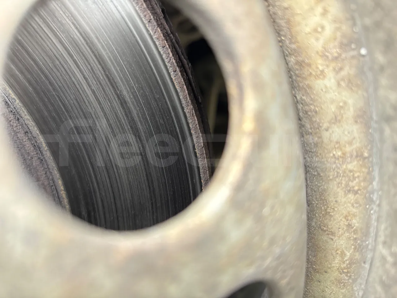 Mercedes-Benz Sprinter 516CDI - EUR5 - 120kW - 7.345m - front discs right