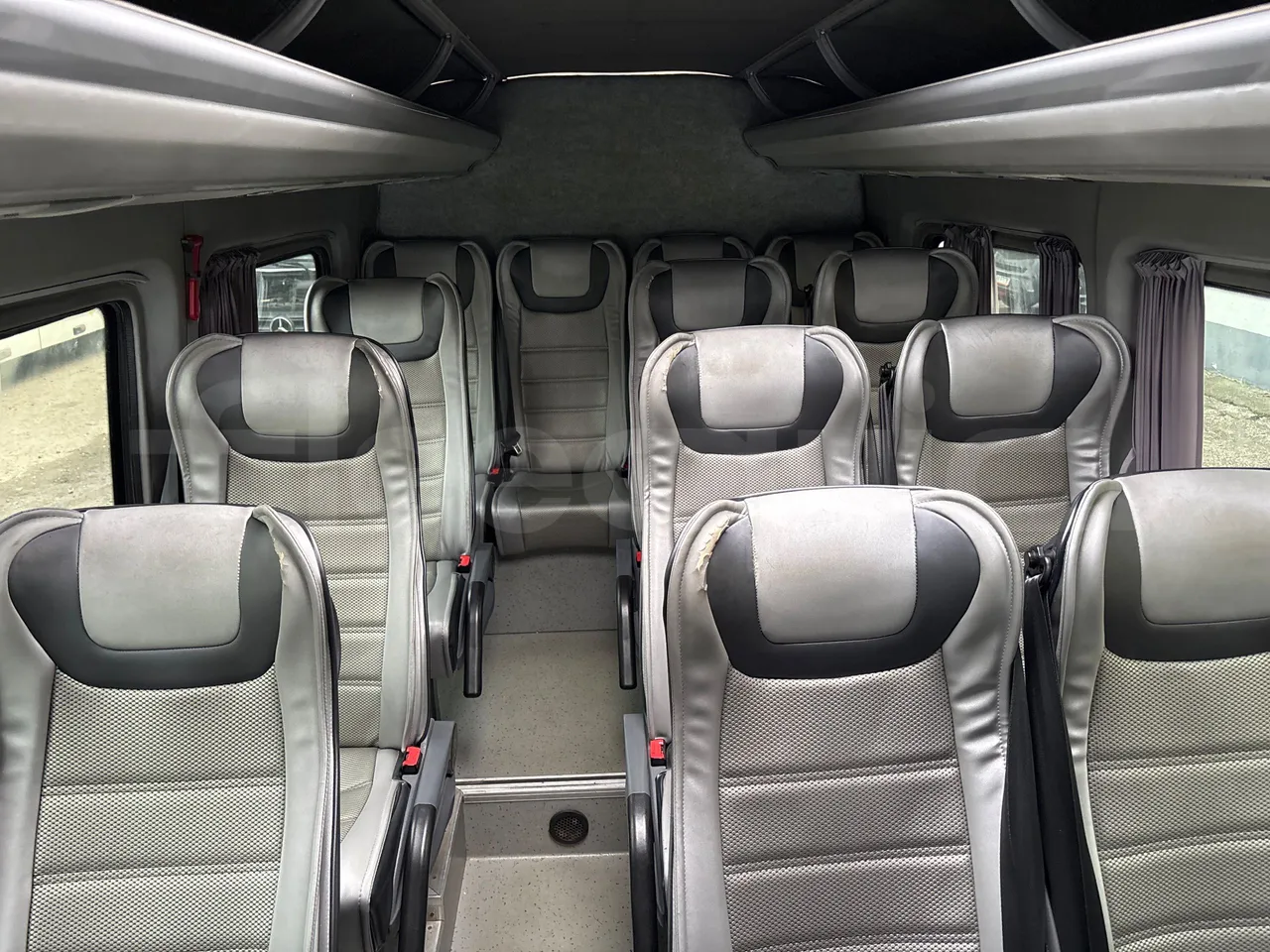 Mercedes-Benz Sprinter 516CDI - EUR5 - 120kW - 7.345m - reverse view middle aisle