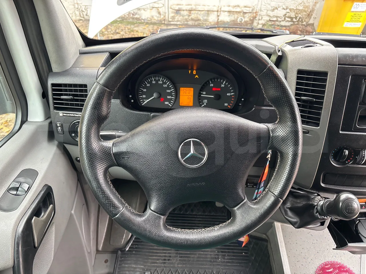 Mercedes-Benz Sprinter 516CDI - EUR5 - 120kW - 7.345m - steering wheel photo