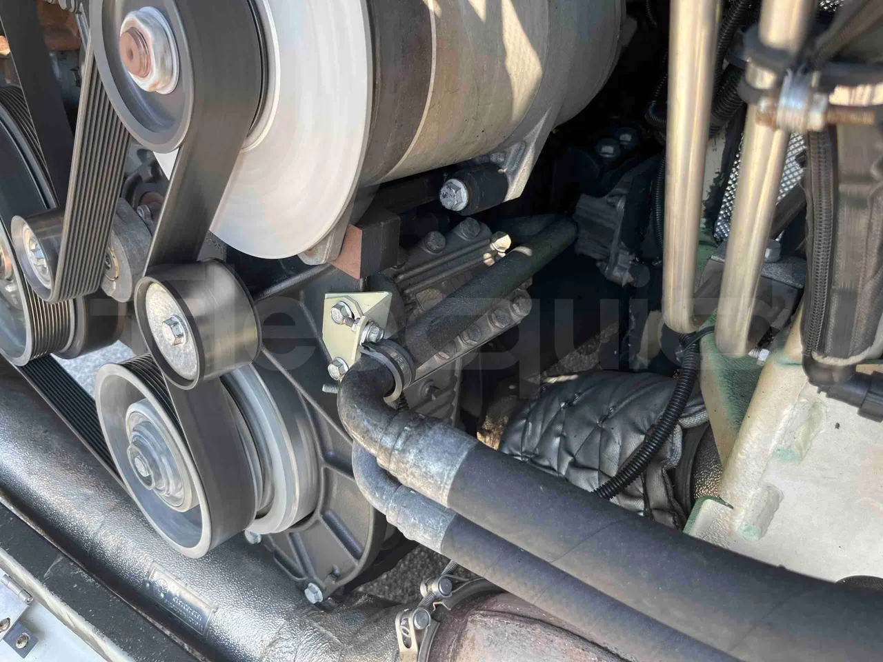 Mercedes-Benz Citaro G - air conditioning compressor