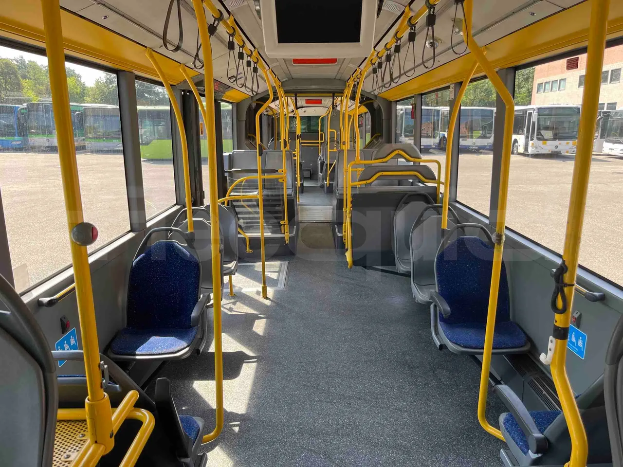 Mercedes-Benz Citaro G - handrails photo