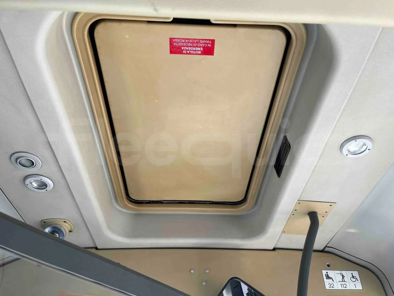 Mercedes-Benz Citaro G - roof hatch 3