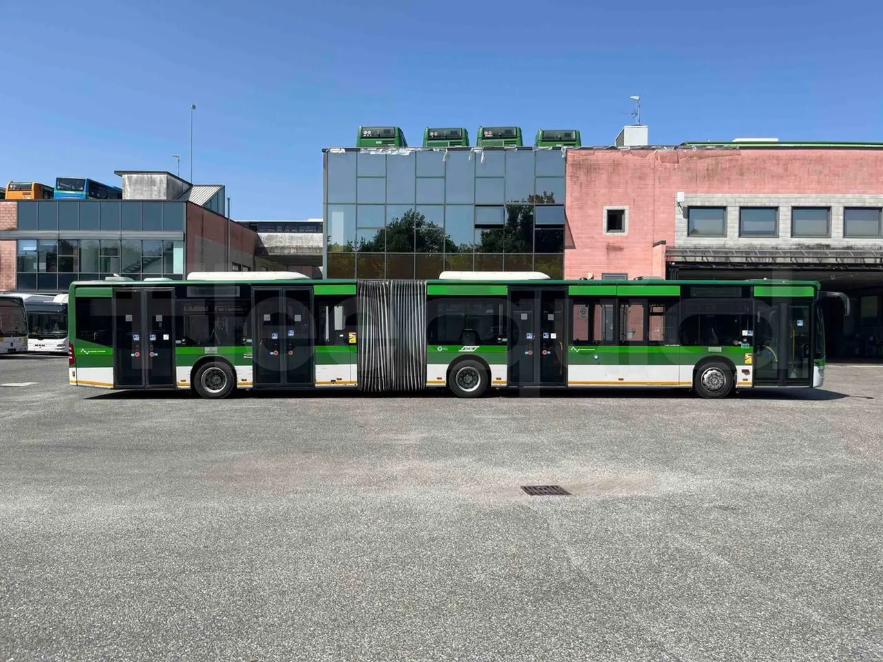 Mercedes-Benz Citaro G - right side doors closed