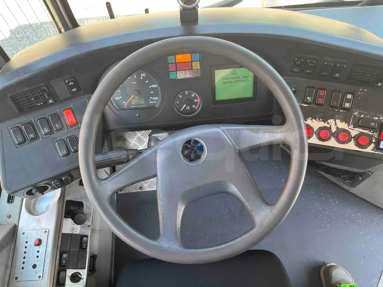 Mercedes-Benz Citaro G - steering wheel photo