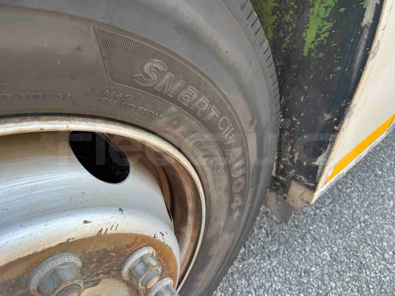 Mercedes-Benz Citaro G - front left tire measurements