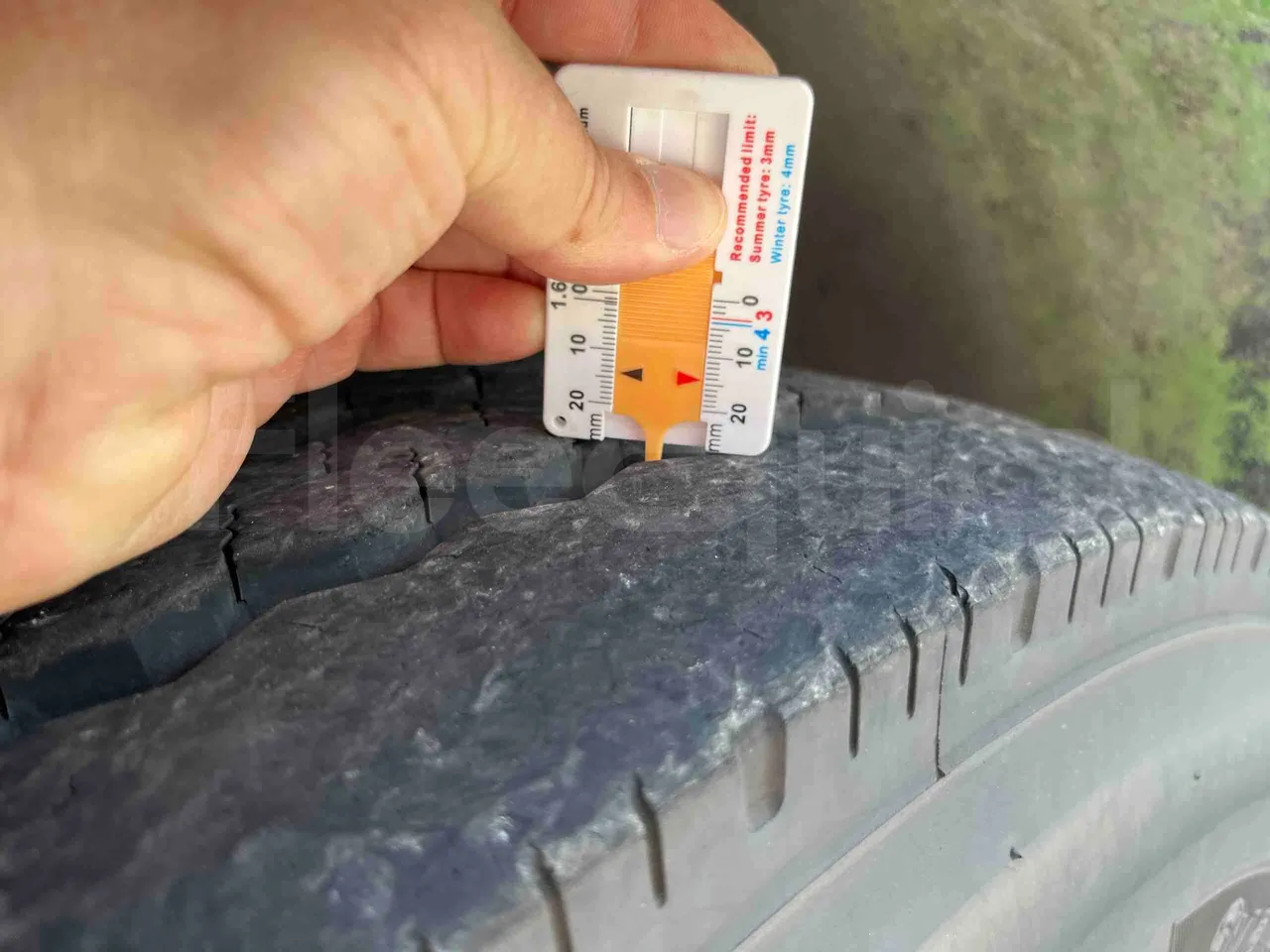Mercedes-Benz Citaro G - rear left tire photo