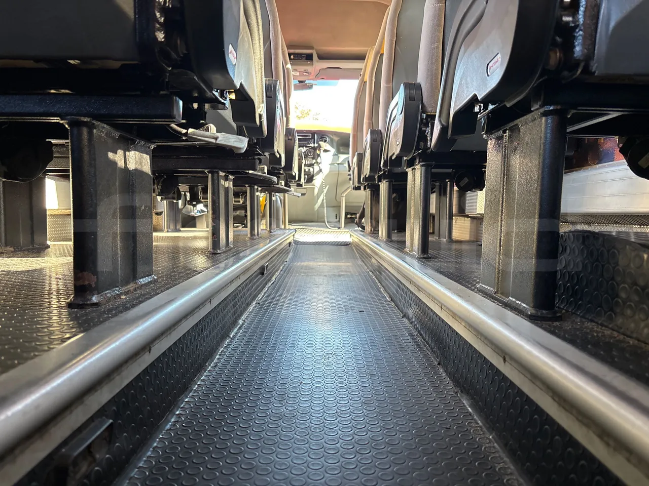 Iveco Daily 50C15V-EUR4 - 107kW - 7.012m - seat brackets photo