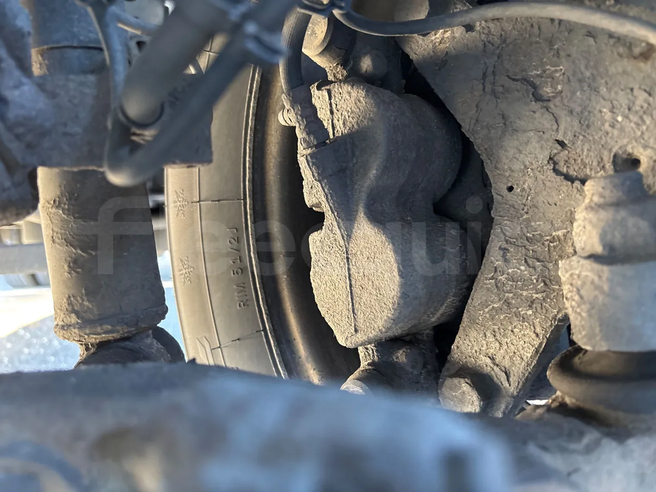 Iveco Daily 50C15V-EUR4 - 107kW - 7.012m - front brake calipers left