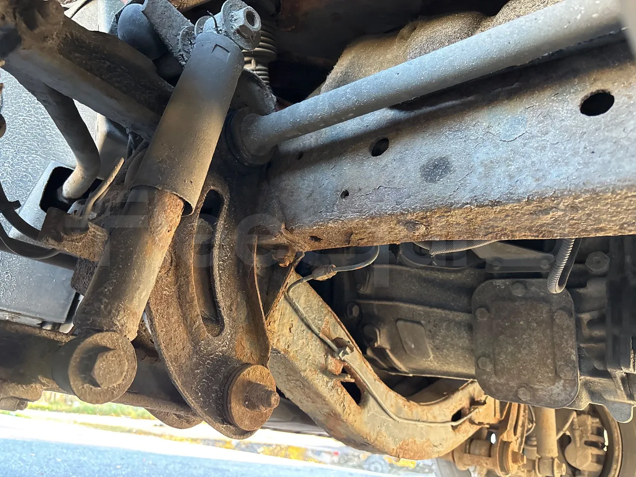 Iveco Daily 50C15V-EUR4 - 107kW - 7.012m - front shock absorbers left