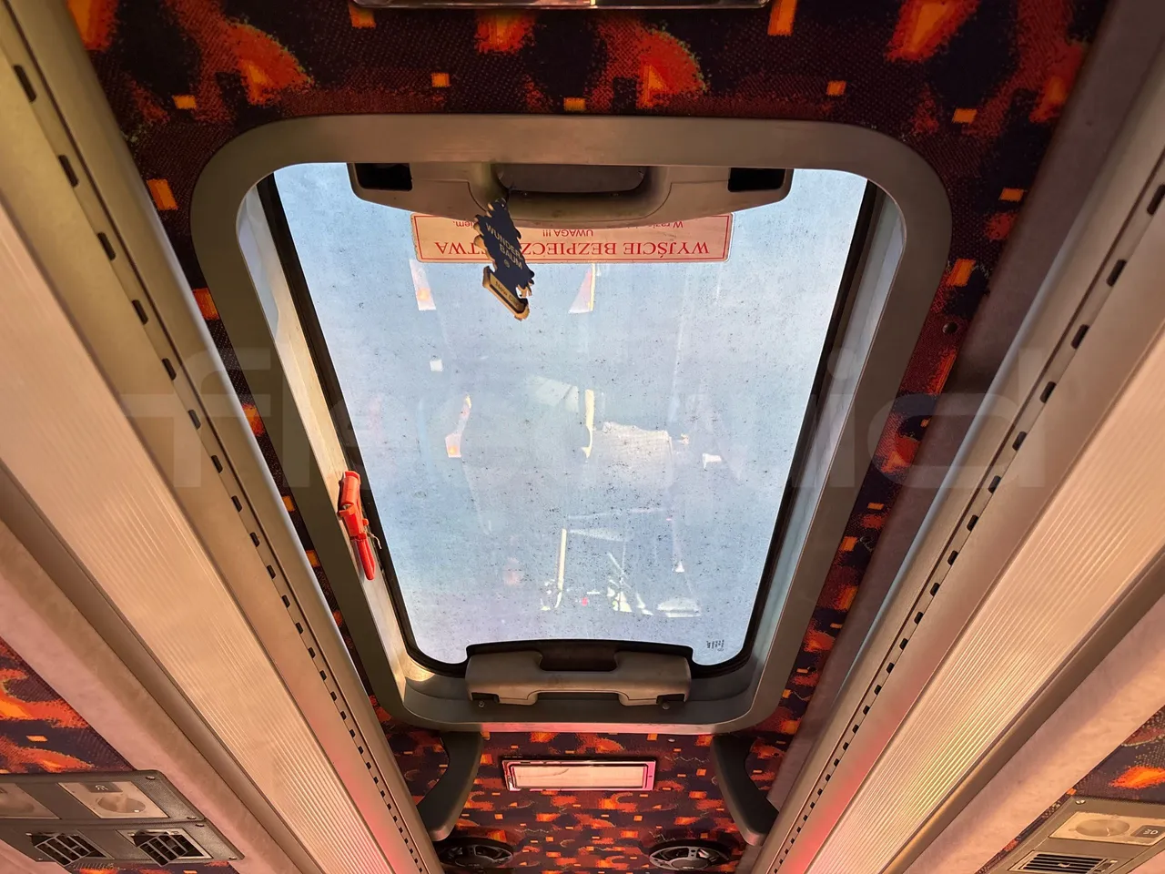 Iveco Daily 50C15V-EUR4 - 107kW - 7.012m - roof hatch 1